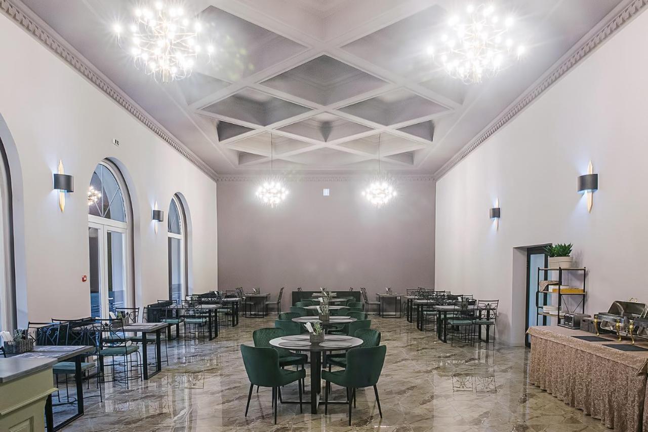 Hotel Corvin House Hunedoara Zewnętrze zdjęcie