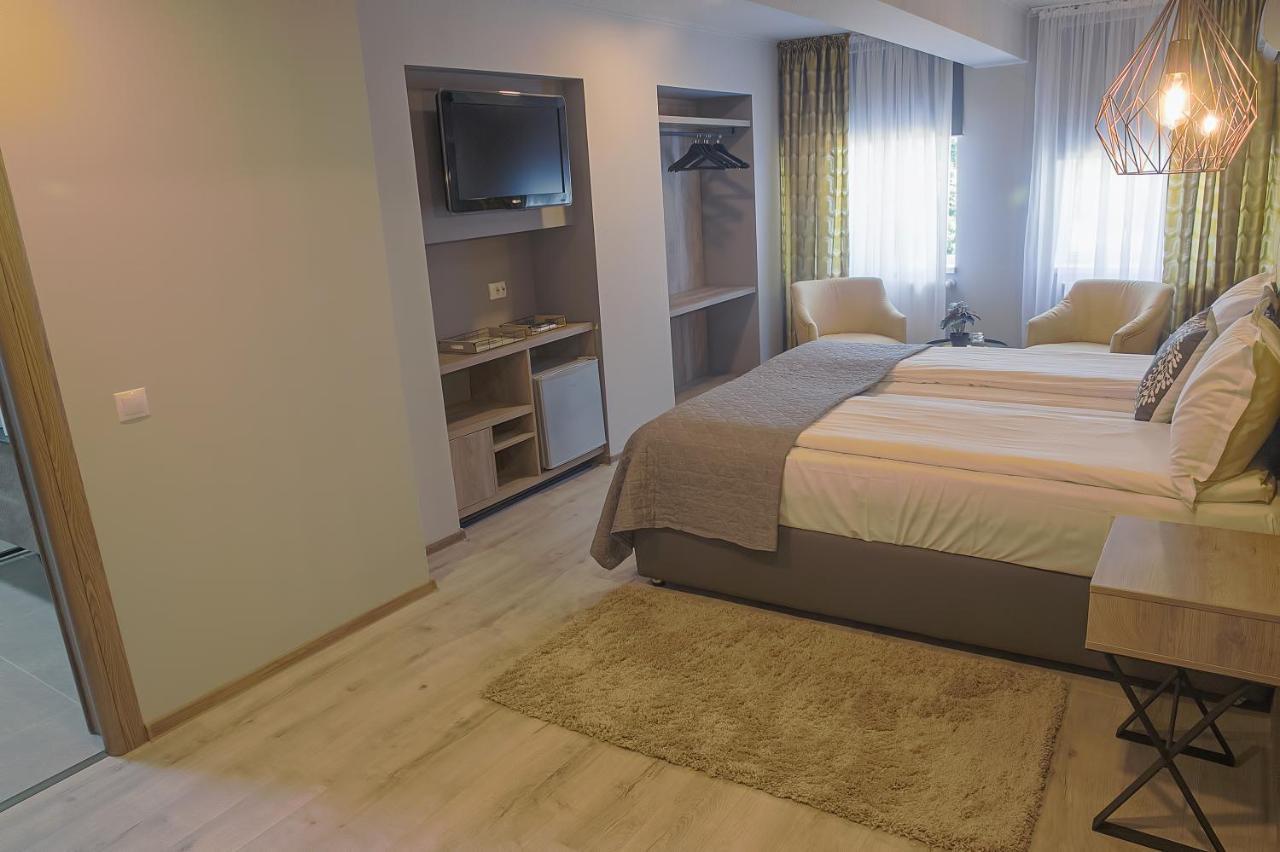 Hotel Corvin House Hunedoara Zewnętrze zdjęcie