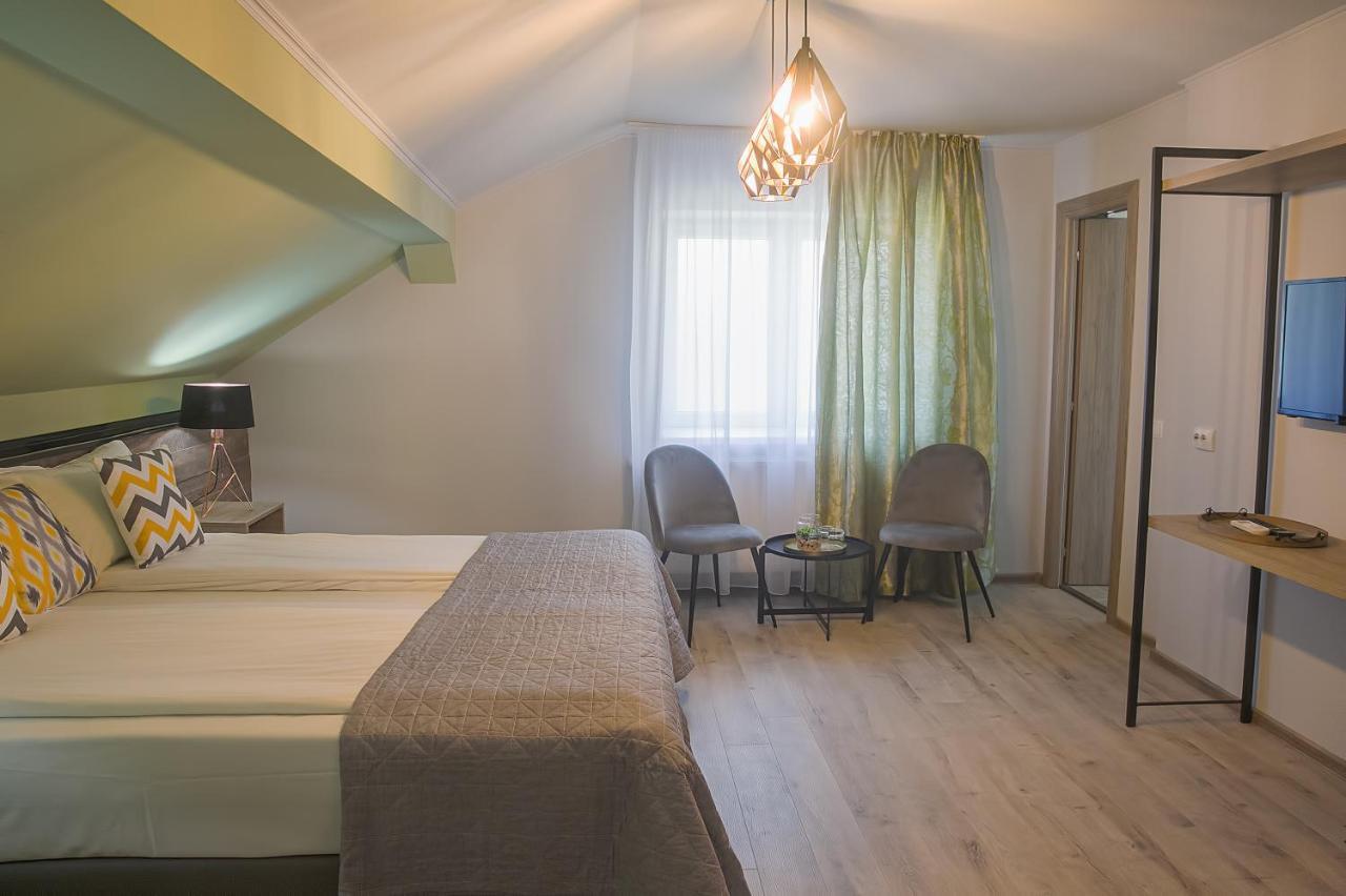 Hotel Corvin House Hunedoara Zewnętrze zdjęcie