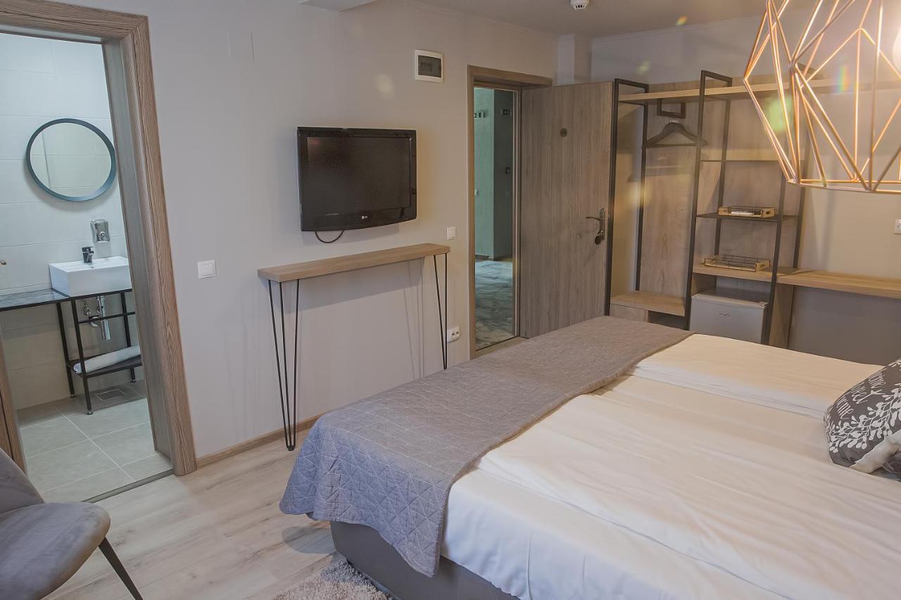 Hotel Corvin House Hunedoara Zewnętrze zdjęcie