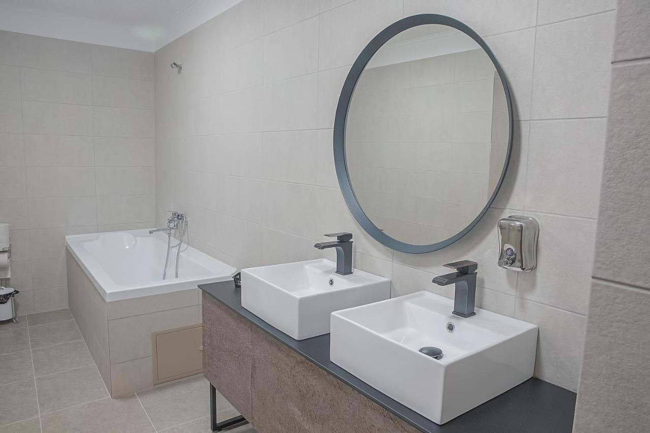 Hotel Corvin House Hunedoara Zewnętrze zdjęcie