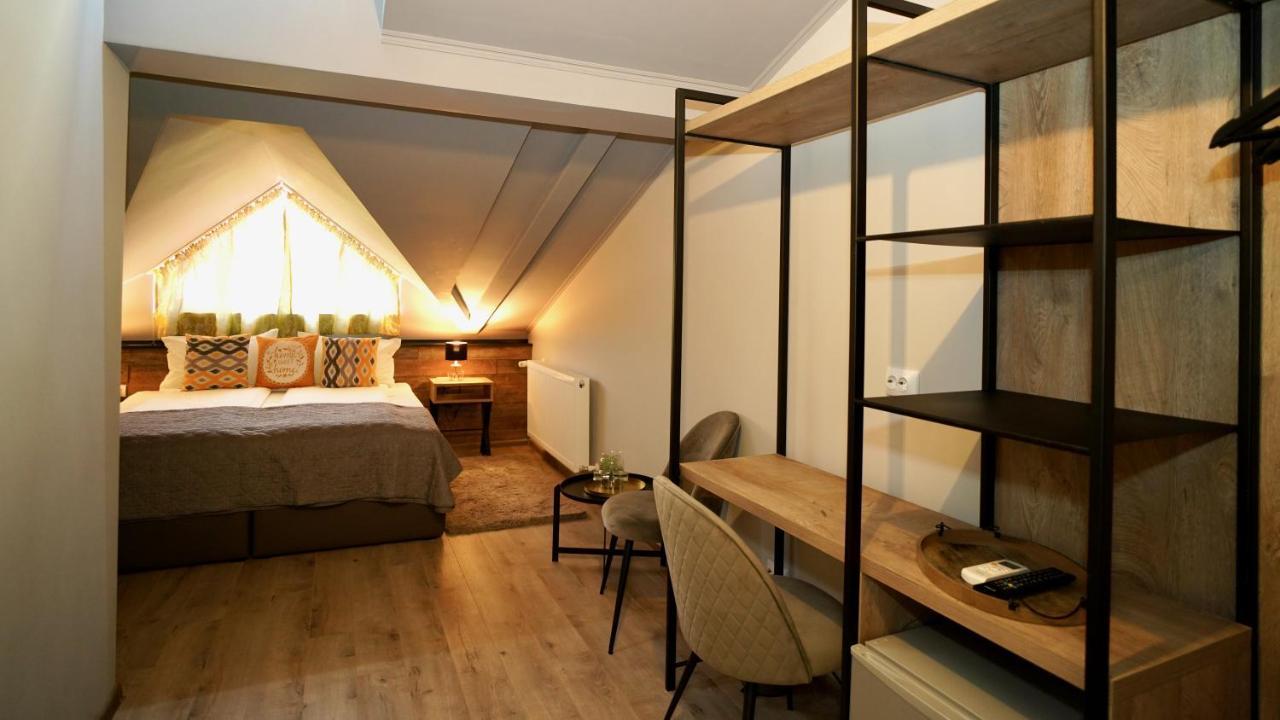 Hotel Corvin House Hunedoara Zewnętrze zdjęcie